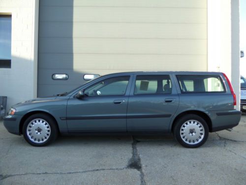 2001 volvo v70 2.4t wagon 4-door 2.4l