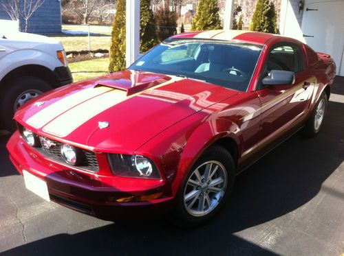 2007 ford mustang v6 61,000 miles gt style grille, hood scoop, cold air intake