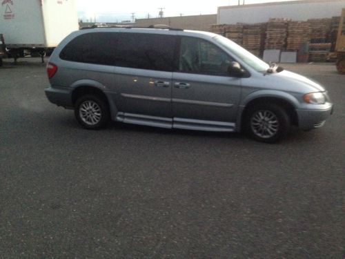 VAN  WHEELCHAIR HANDICAP CHRYSLER TOWN COUNTRY 2004  BRAUN POWER  RAMP KNEELING, US $9,999.00, image 3