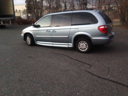 VAN  WHEELCHAIR HANDICAP CHRYSLER TOWN COUNTRY 2004  BRAUN POWER  RAMP KNEELING, US $9,999.00, image 5