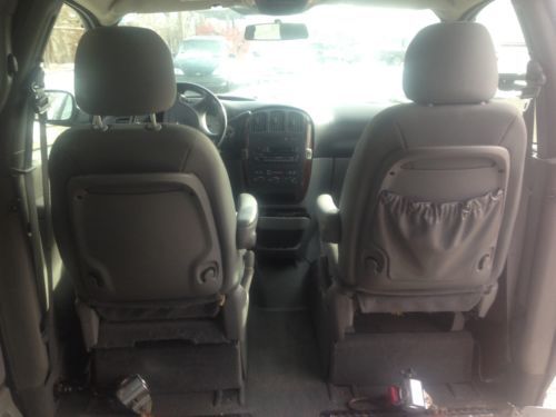 VAN  WHEELCHAIR HANDICAP CHRYSLER TOWN COUNTRY 2004  BRAUN POWER  RAMP KNEELING, US $9,999.00, image 9
