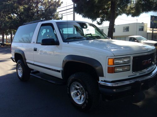 Rare 1994 gmc yukon 2-door sle 4x4 147k original miles, 3inch lift, nice!