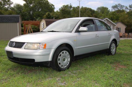 No reserve...1999 volkswagen passat gls  1.8 liter dohc, auto trans, runs ok