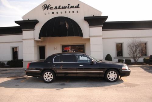 Lincoln town car 4 door sedan l series executive l limo luxury low price black