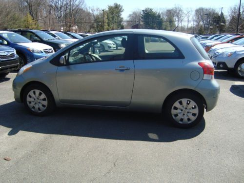 2009 toyota yaris base hatchback 2-door 1.5l new car trade wholesale to public