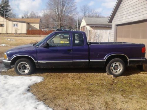 1994 chevy s10 2.2 5 speed ext. cab pick up truck 2x4 gas saver dependable!!!!!!