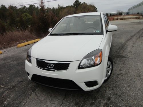 2010 kia rio lx sedan,financing available,under factory warranty,clean carfax