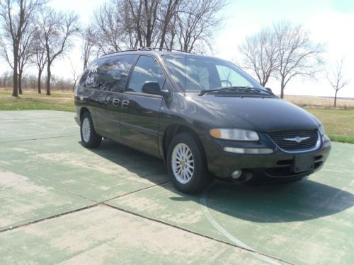 1999 chrysler town &amp; country mini van loaded good condition dodge caravan  nice