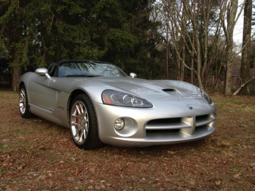 Dodge viper srt/10 clean carfax no stories all stock realistic reserve