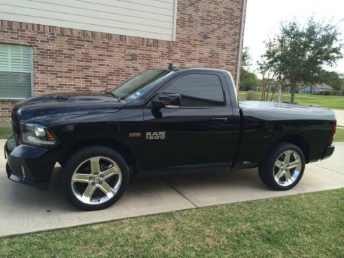 2013 ram r/t 5.7 1500 12k miles, rt, luxury package, push start, proximity key