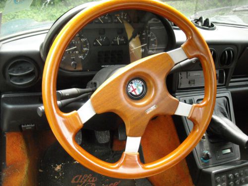 Sweet 1989-90 alfa romeo spider veloce original 48042