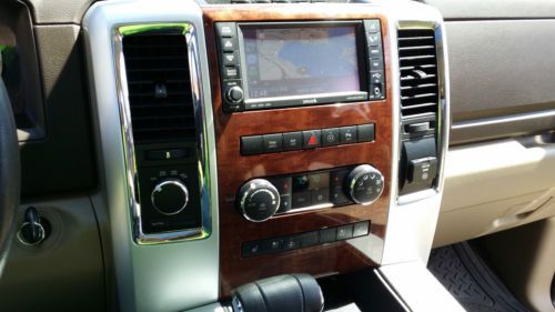 2010 Dodge Ram Laramie Crew Cab Hemi 4x4 LOW MILES!, image 12