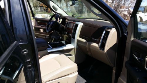2010 Dodge Ram Laramie Crew Cab Hemi 4x4 LOW MILES!, image 16