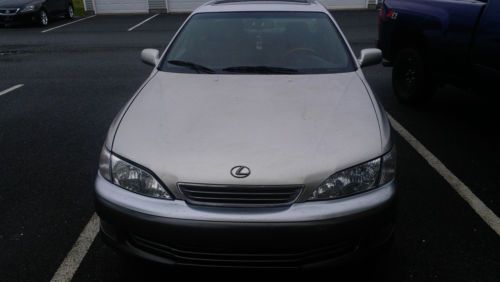 2000 lexus es300 base sedan 4-door 3.0l