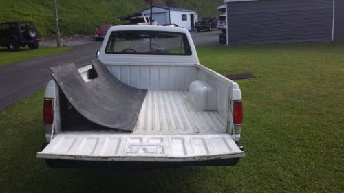 1986 nissan truck CLEAN!, image 2