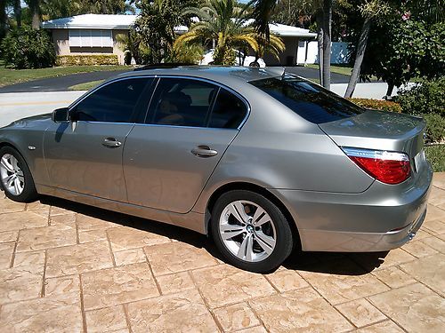 2009/2010 bmw 528i luxury sedan 14k miles garage kept!