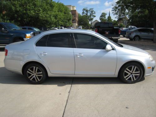 2005 silver volkswagen jetta