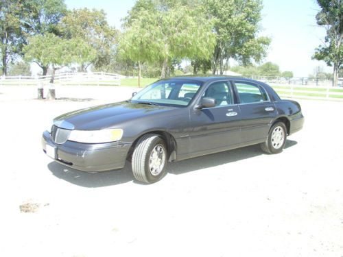 2000 lincoln town car executive for sale