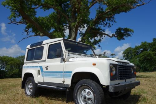 Land rover d-90 defender. left hand drive. diesel station wagon.