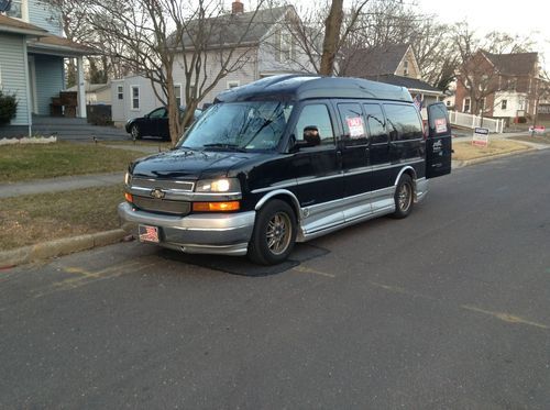 2008 chevy express explorer in great condition. upgrades and records available!