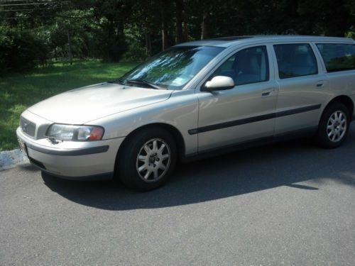 2002 volvo v70 2.4t wagon 4-door 2.4l