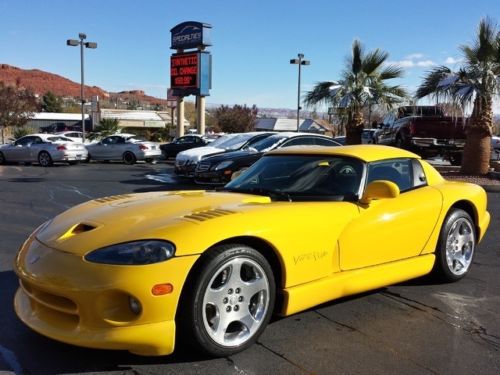 Yellow 2002 dodge viper rt/10 roadster