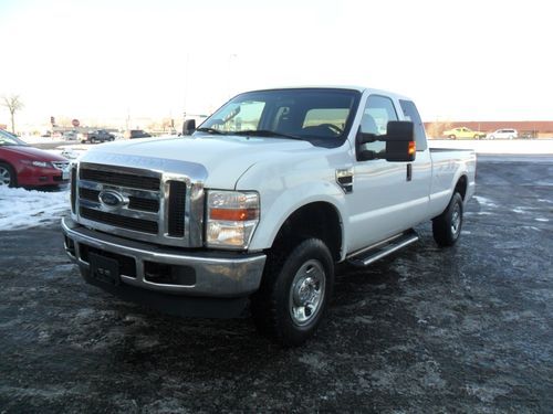Extended cab 4dr, 4x4 5.4 gas v8, fully loaded, 1 owner no accidents, extra nice