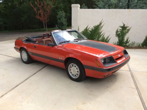 1985 mustang gt convertible