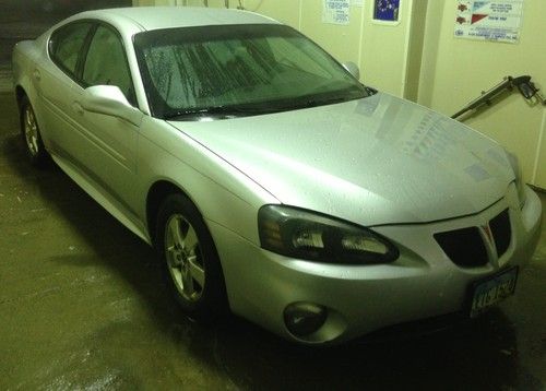 2005 pontiac grand prix base sedan 4-door 3.8l