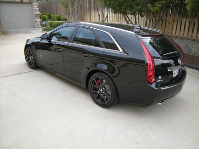 Cadillac cts v-wagon 4-door