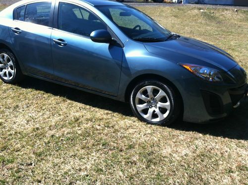 2011 mazda 3 i sedan 4-door 2.0l clean title thousands below nada retail pricing