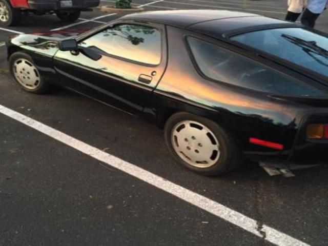 1985 porsche 928 gasoline