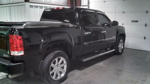 2010 gmc sierra denali 1500 awd black, very good condition crew cab.