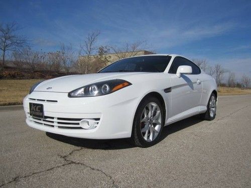 Gt 5 speed manual kenwood stereo leather captiva white on black! very clean!