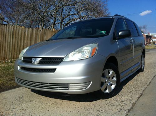 2004 toyota sienna le mini passenger van 5-door 3.3l