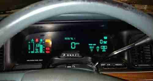 1995 Ford Crown Victoria LX Sedan 4-Door 4.6L, image 2