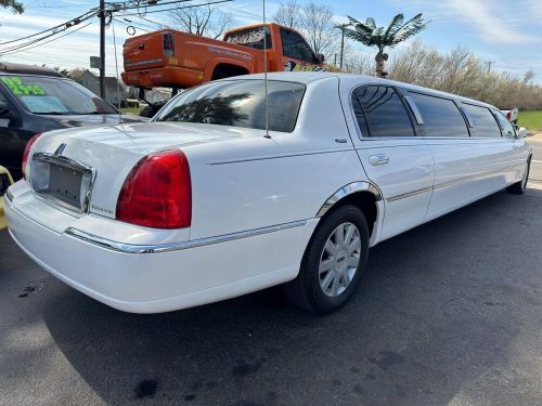 2005 Lincoln Town Car Executive 4dr Sedan w/ Limousine Builder Package, US $5,494.00, image 3