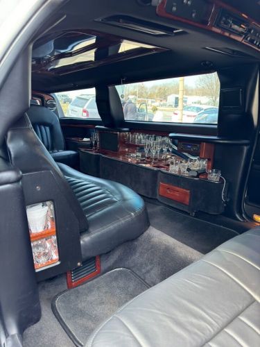 2005 Lincoln Town Car Executive 4dr Sedan w/ Limousine Builder Package, US $5,494.00, image 11