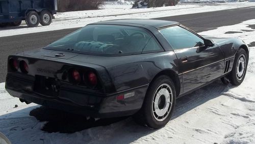 Strong, beautiful, black 1985 corvette, runs perfect, new clutch! mostly stock!