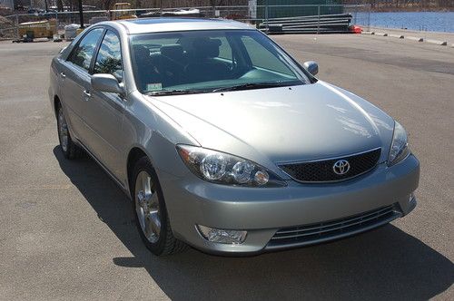 2005 toyota camry only 28425 miles
