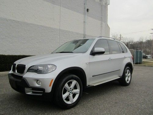 Third row seat navigation heated seats pano roof sport running boards  dvd