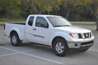 2006 nissan frontier se, king cab, white, excellent, 5-days only,  "no reserve"