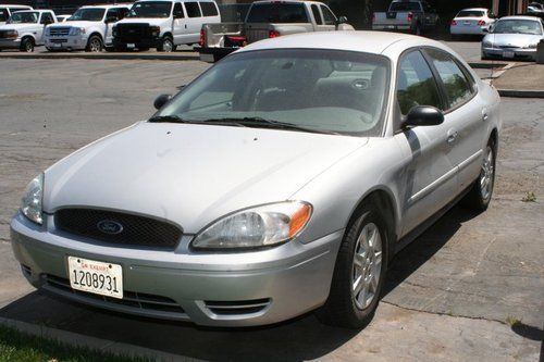 Ford taurus se 2006 4 door sedan nice features remote control door lock ac