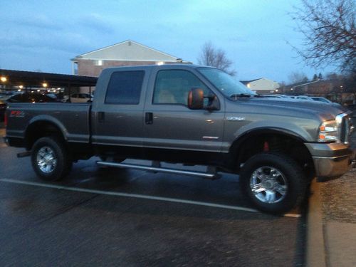 2005 ford f-250 super duty lariat crew cab pickup 4-door 6.0l