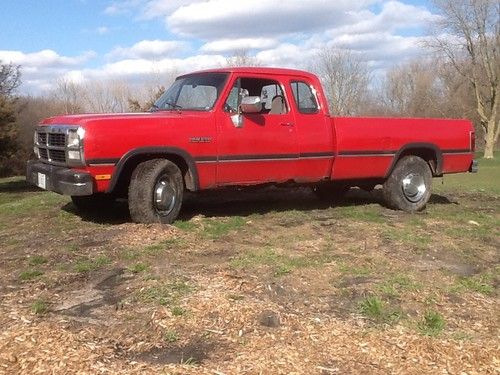 1993 dodge d250 base extended cab pickup 2-door 5.9l 359cu. in. l6 diesel ohv