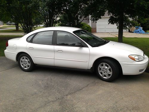 2007 ford taurus se sedan 4-door 3.0l