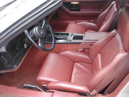 1984 Chevrolet Corvette slver with brand new red interior 2 owner lady driven!!!, US $7,450.00, image 4