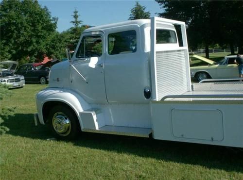 1955 Ford C600 cab over, image 2