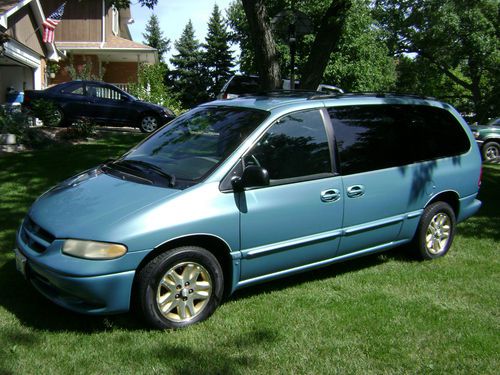 Dodge  grand caravan es 1997,  no  reserve