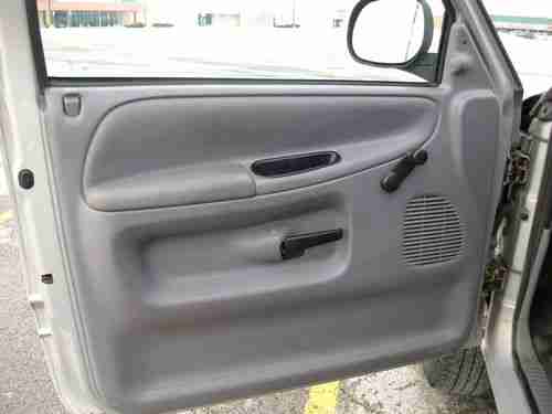 2001 dodge ram 1500 4x4 no reserve runs great, image 9